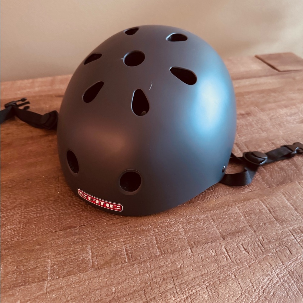 STATIC multi-sports helmet. 